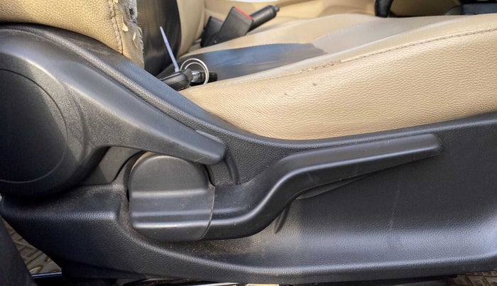 2019 Honda Amaze 1.2L I-VTEC V CVT, Petrol, Automatic, 1,18,439 km, Driver Side Adjustment Panel