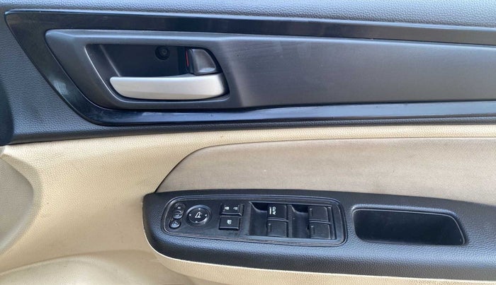 2019 Honda Amaze 1.2L I-VTEC V CVT, Petrol, Automatic, 1,18,439 km, Driver Side Door Panels Control