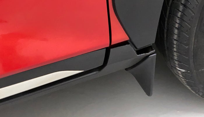 2021 Nissan MAGNITE XV MT, Petrol, Manual, 81,655 km, Right running board - Cladding has minor damage