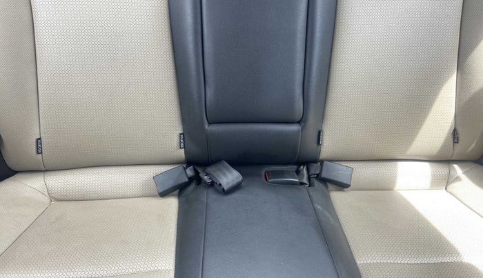 2018 Hyundai Verna 1.6 VTVT SX (O) AT, Petrol, Automatic, 63,115 km, Second-row left seat - Cover slightly stained