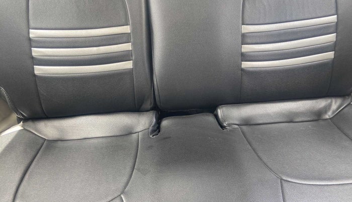2015 Maruti Celerio ZXI, Petrol, Manual, 39,613 km, Second-row left seat - Cover slightly stained
