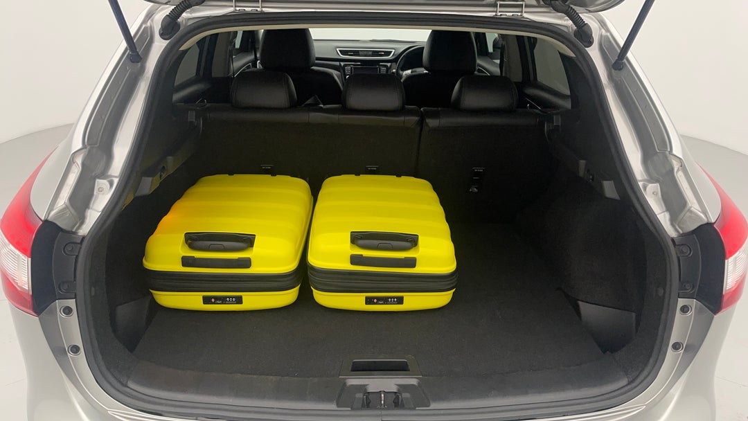 2017 Nissan Qashqai Ti, Automatic, 81266 km, Boot Inside View with Luggage