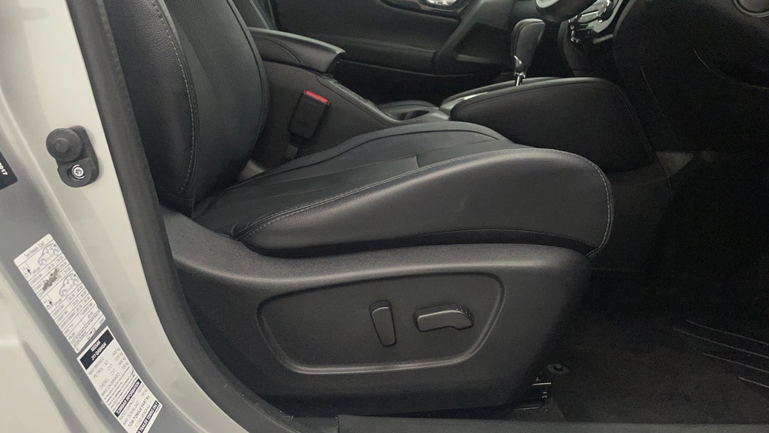 2017 Nissan Qashqai Ti, Automatic, 81266 km, Drivers Side Adjustment Panel