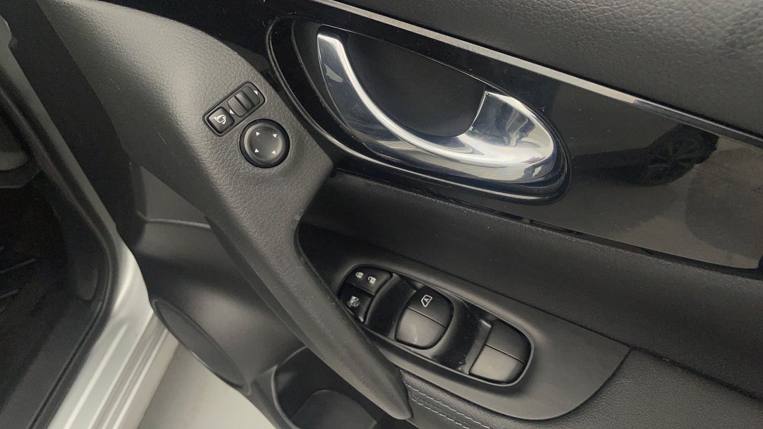 2017 Nissan Qashqai Ti, Automatic, 81266 km, Drivers Side Door Panel Controls