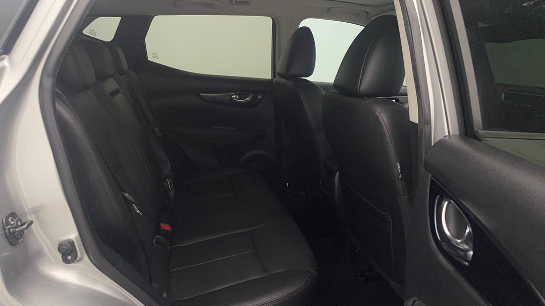 2017 Nissan Qashqai Ti, Automatic, 81266 km, Right Side Rear Door Cabin View