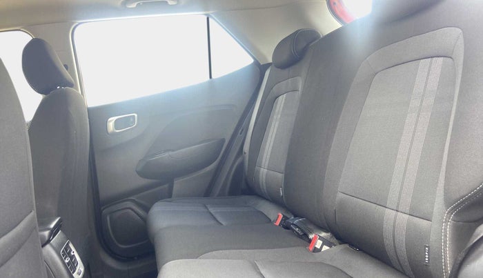 2019 Hyundai VENUE SX PLUS 1.0 TURBO DCT, Petrol, Automatic, 27,808 km, Right Side Rear Door Cabin