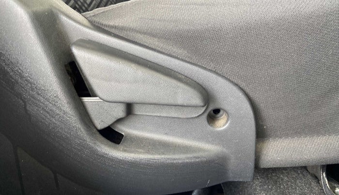 2018 Datsun Go T, Petrol, Manual, 22,611 km, Driver Side Adjustment Panel