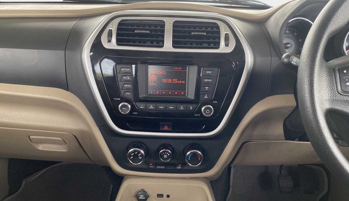 2016 Mahindra TUV300 T8 AMT, Diesel, Automatic, 6,807 km, Air Conditioner