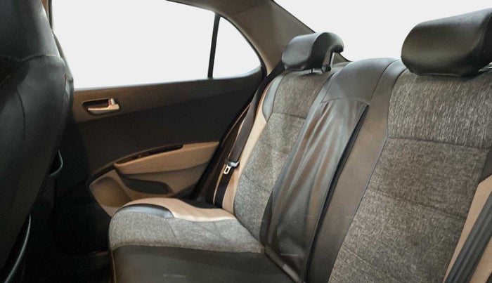 2018 Hyundai Xcent SX 1.2, Petrol, Manual, 49,046 km, Right Side Rear Door Cabin