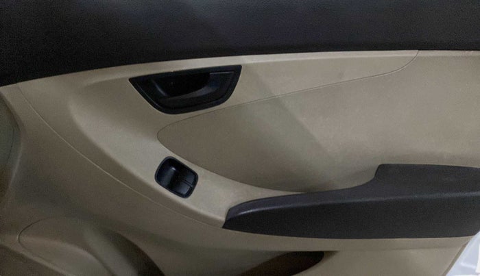 2012 Hyundai Eon ERA +, Petrol, Manual, 87,798 km, Driver Side Door Panels Control