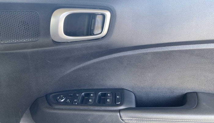 2020 Hyundai VENUE SX 1.5 (O) EXECUTIVE CRDI, Diesel, Manual, 21,480 km, Driver Side Door Panels Control