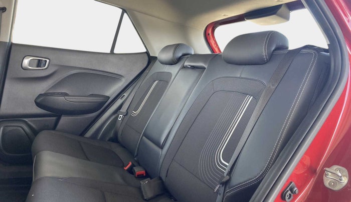 2020 Hyundai VENUE SX 1.5 (O) EXECUTIVE CRDI, Diesel, Manual, 21,480 km, Right Side Rear Door Cabin
