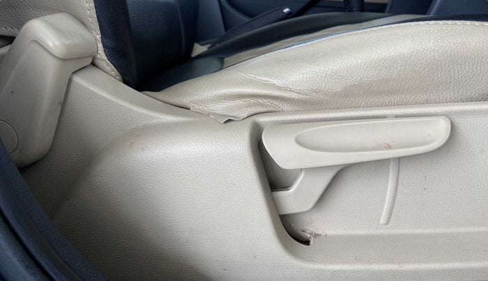 2017 Volkswagen Ameo COMFORTLINE PLUS 1.2L, Petrol, Manual, 83,799 km, Driver Side Adjustment Panel