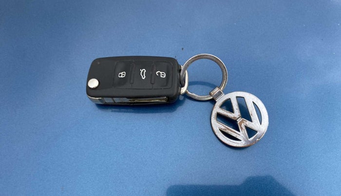 2017 Volkswagen Ameo COMFORTLINE PLUS 1.2L, Petrol, Manual, 83,799 km, Key Close Up