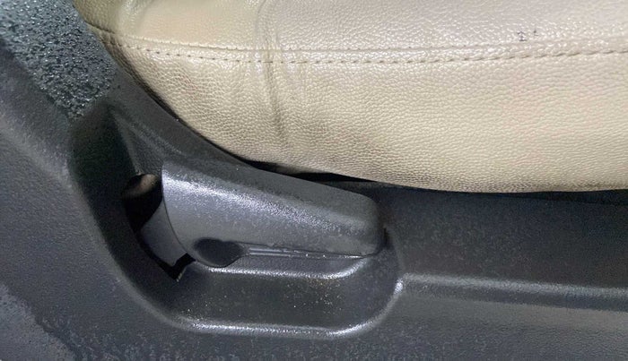 2018 Maruti Wagon R 1.0 LXI, Petrol, Manual, 19,765 km, Driver Side Adjustment Panel