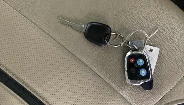 2018 Maruti Wagon R 1.0 LXI, Petrol, Manual, 19,765 km, Key Close Up