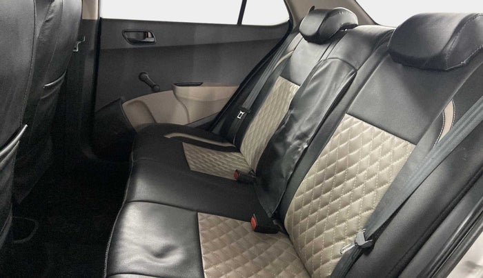 2016 Hyundai Xcent E+, Petrol, Manual, 35,653 km, Right Side Rear Door Cabin