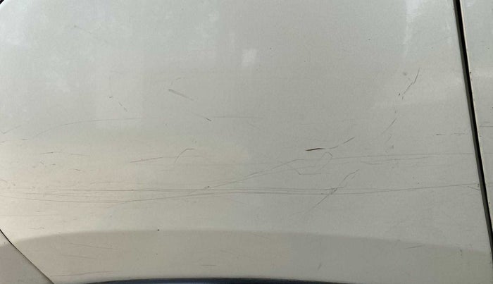 2017 Mahindra KUV 100 NXT K4+ P 6 STR, Petrol, Manual, 48,035 km, Right quarter panel - Minor scratches