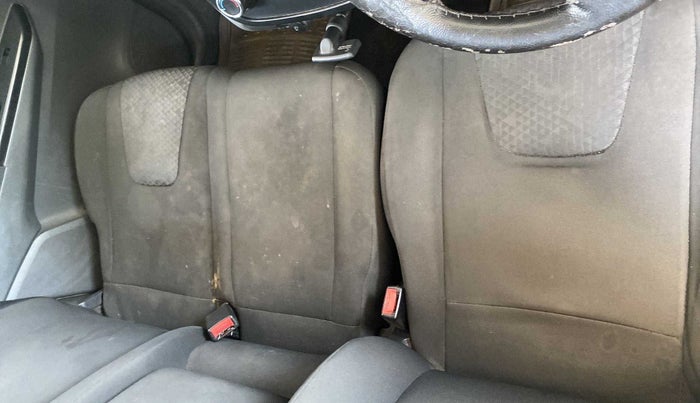 2017 Mahindra KUV 100 NXT K4+ P 6 STR, Petrol, Manual, 48,035 km, Front left seat (passenger seat) - Cover slightly stained