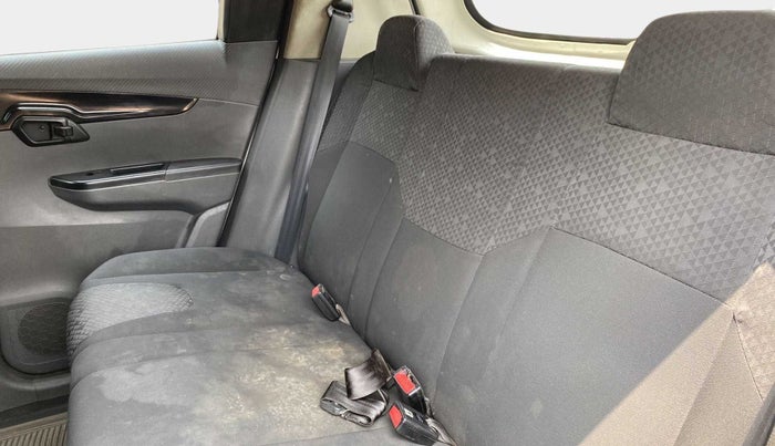 2017 Mahindra KUV 100 NXT K4+ P 6 STR, Petrol, Manual, 48,035 km, Right Side Rear Door Cabin