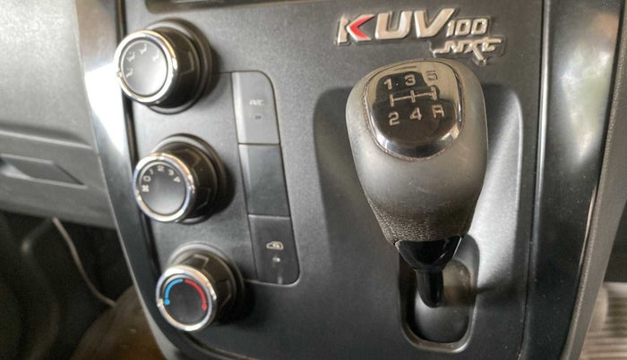 2017 Mahindra KUV 100 NXT K4+ P 6 STR, Petrol, Manual, 48,035 km, Gear lever - Knob has minor damage