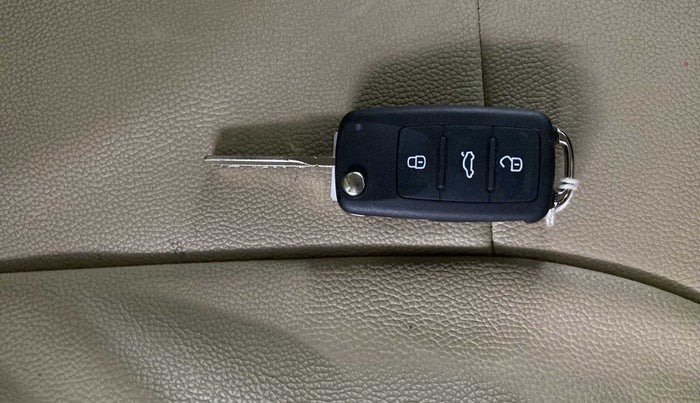 2018 Volkswagen Ameo HIGHLINE PLUS 1.0L 16 ALLOY, Petrol, Manual, 41,059 km, Key Close Up