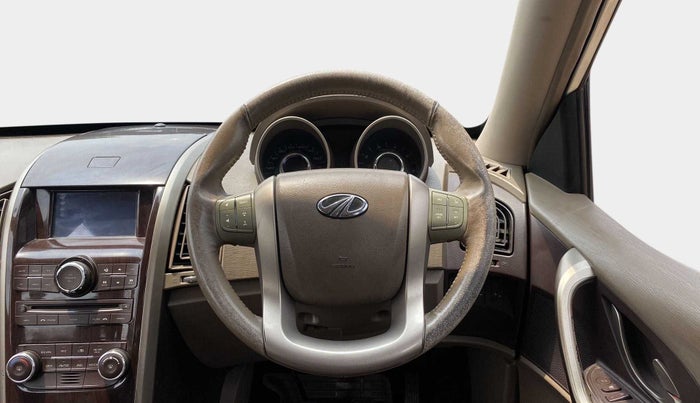 2013 Mahindra XUV500 W8, Diesel, Manual, 62,401 km, Steering Wheel Close Up