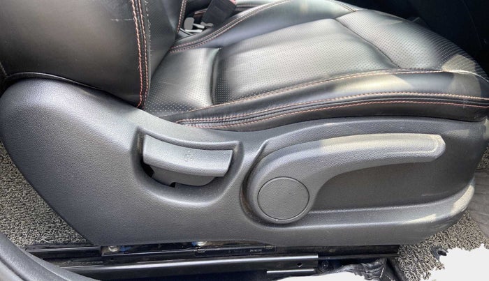2019 Hyundai Elite i20 ASTA 1.2 (O), Petrol, Manual, 47,063 km, Driver Side Adjustment Panel