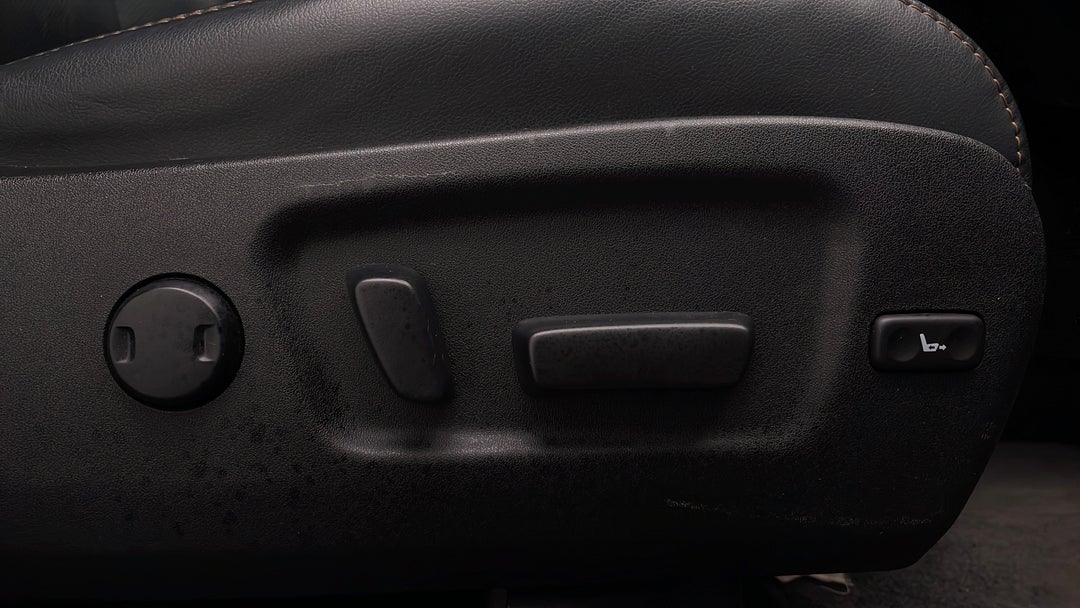 2019 Toyota Kluger Gxl (4x2), Automatic, 69919 km, Drivers Side Adjustment Panel