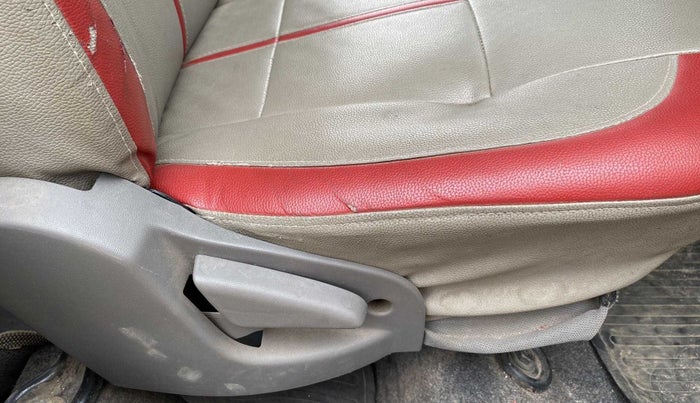 2015 Datsun Go T, Petrol, Manual, 27,733 km, Driver Side Adjustment Panel
