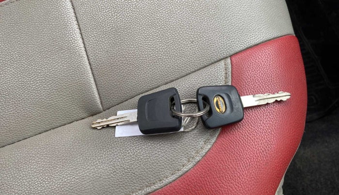 2015 Datsun Go T, Petrol, Manual, 27,733 km, Key Close Up