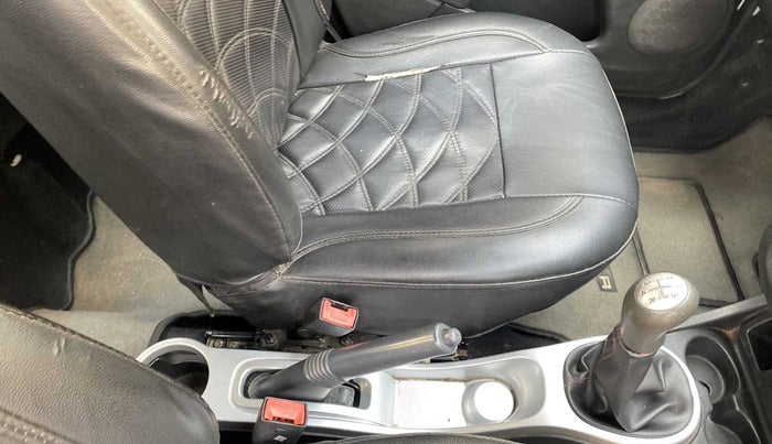 2017 Renault Duster 85 PS RXS MT DIESEL, Diesel, Manual, 1,03,331 km, Front left seat (passenger seat) - Cover slightly torn