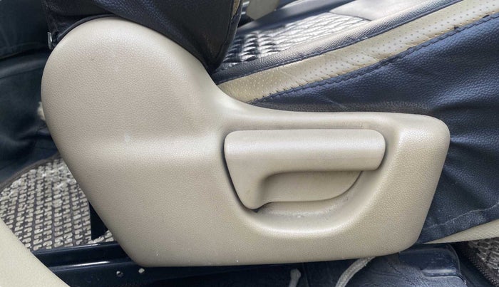 2011 Honda Brio S(O) MT, Petrol, Manual, 1,15,608 km, Driver Side Adjustment Panel