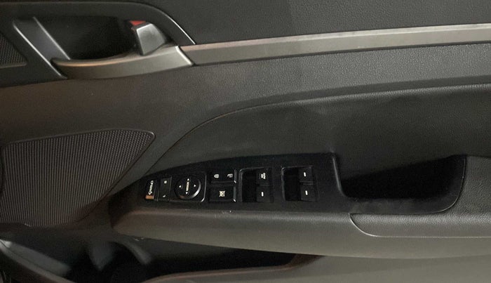 2019 Hyundai New Elantra 2.0 SX(O) AT PETROL, Petrol, Automatic, 43,333 km, Driver Side Door Panels Control