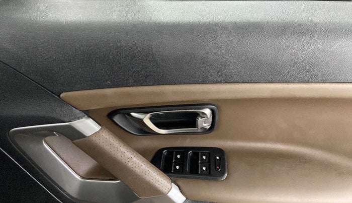 2019 Tata Harrier XZ 2.0L, Diesel, Manual, 32,664 km, Driver Side Door Panels Control