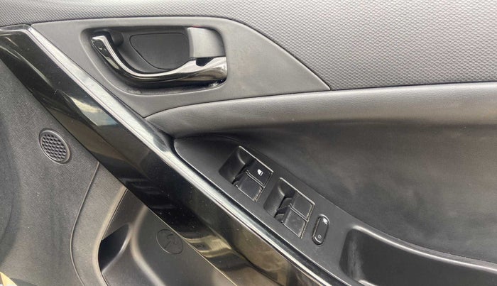 2022 Tata NEXON XZ PLUS PETROL KAZIRANGA, Petrol, Manual, 20,514 km, Driver Side Door Panels Control