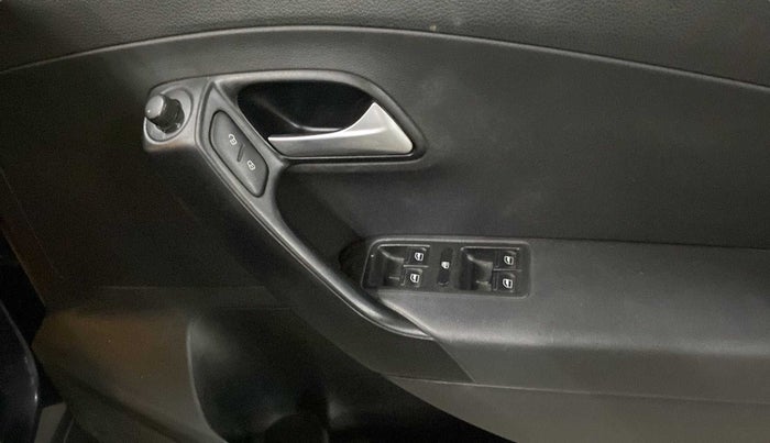 2015 Volkswagen Polo COMFORTLINE 1.2L, Petrol, Manual, 39,160 km, Driver Side Door Panels Control
