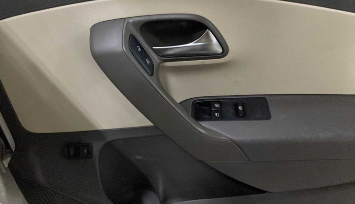 2011 Volkswagen Vento TRENDLINE 1.6, Petrol, Manual, 60,501 km, Driver Side Door Panels Control