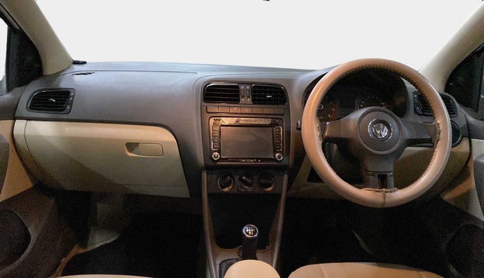 2011 Volkswagen Vento TRENDLINE 1.6, Petrol, Manual, 60,501 km, Dashboard