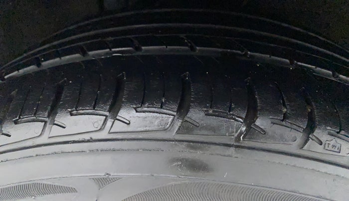 2016 Maruti Baleno ALPHA DIESEL 1.3, Diesel, Manual, 77,996 km, Right Rear Tyre Tread