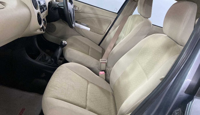 2018 Toyota Etios V PLATINUM, Petrol, Manual, 23,654 km, Front left seat (passenger seat) - Cover slightly stained
