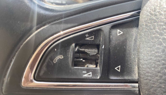 2015 Skoda Rapid 1.5 TDI CR STYLE PLUS AT, Diesel, Automatic, 85,805 km, Steering wheel - Sound system control has minor damage