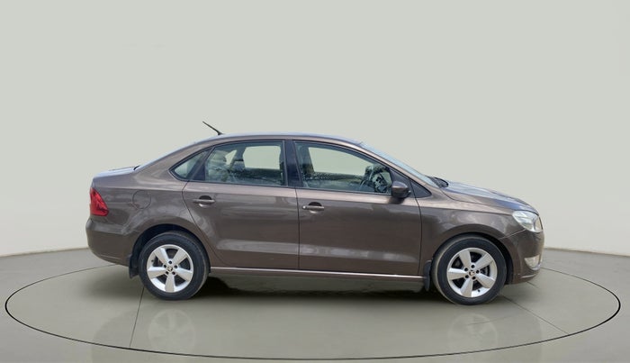 2015 Skoda Rapid 1.5 TDI CR STYLE PLUS AT, Diesel, Automatic, 85,805 km, Right Side View