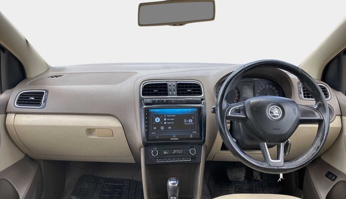 2015 Skoda Rapid 1.5 TDI CR STYLE PLUS AT, Diesel, Automatic, 85,805 km, Dashboard