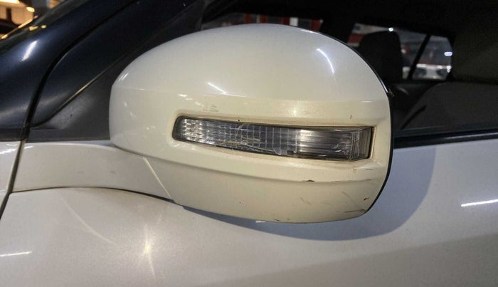 2013 Maruti Swift Dzire VDI, Diesel, Manual, 90,335 km, Left rear-view mirror - Indicator light has minor damage