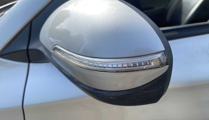2015 Hyundai Elite i20 ASTA 1.4 CRDI, Diesel, Manual, 61,974 km, Left rear-view mirror - Indicator light not working