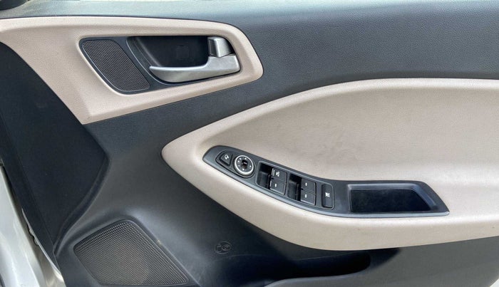 2015 Hyundai Elite i20 ASTA 1.4 CRDI, Diesel, Manual, 61,974 km, Driver Side Door Panels Control