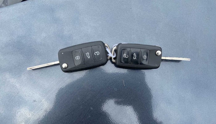 2018 Volkswagen Ameo HIGHLINE PLUS 1.5L 16 ALLOY, Diesel, Manual, 1,22,161 km, Key Close Up