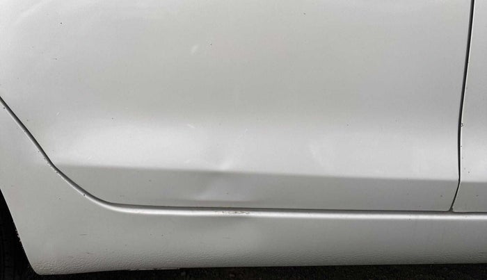 2015 Maruti Swift Dzire VDI ABS, Diesel, Manual, 1,19,047 km, Right rear door - Slightly dented