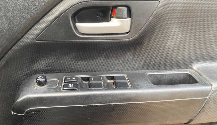 2022 Maruti New Wagon-R VXI 1.0, Petrol, Manual, 11,785 km, Driver Side Door Panels Control